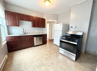 74 Romsey St #3R, Dorchester, MA 02125