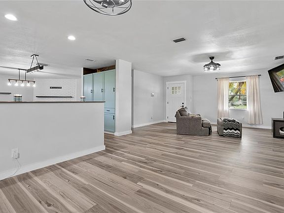 4th image of 630 E THELMA STREET