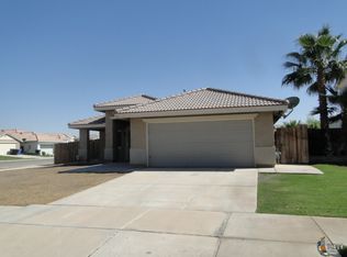 203 Foxtrail Dr, El Centro, CA 92243