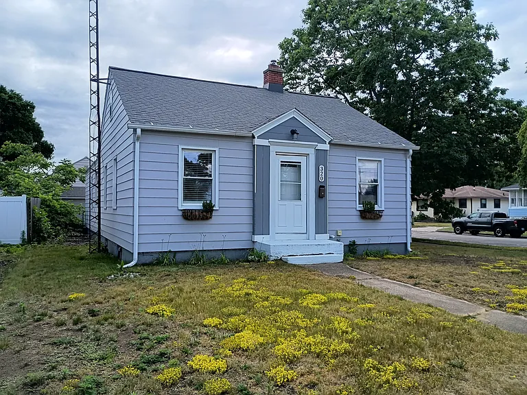 320 S Griffin St — Photo 1