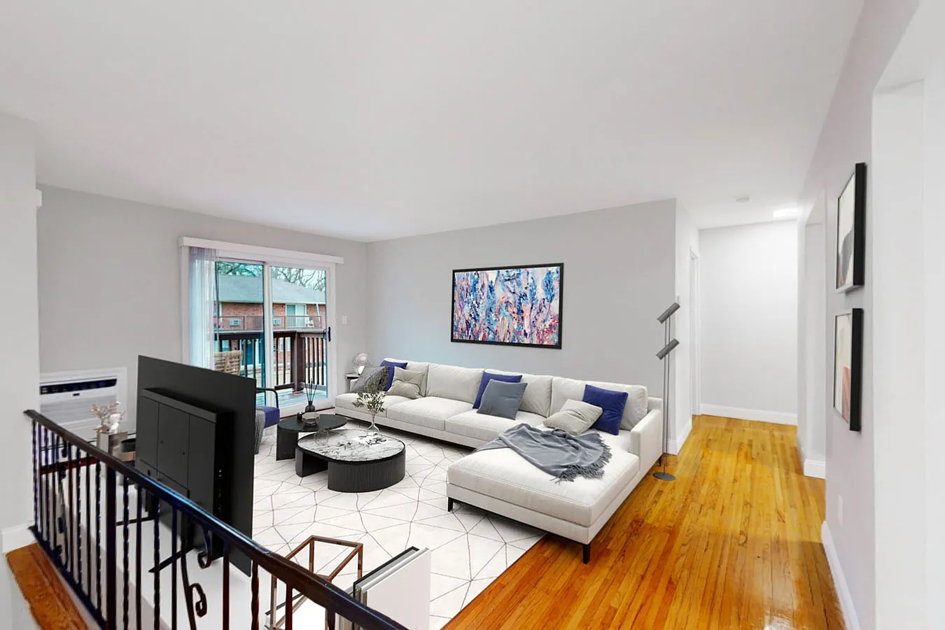 Stratford Apartments — Photo 2
