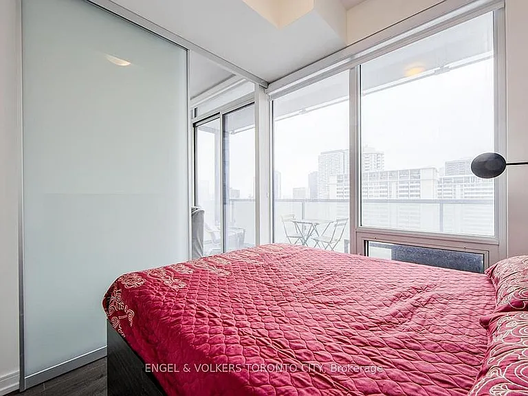 28 Wellesley St E #1104 — Photo 53