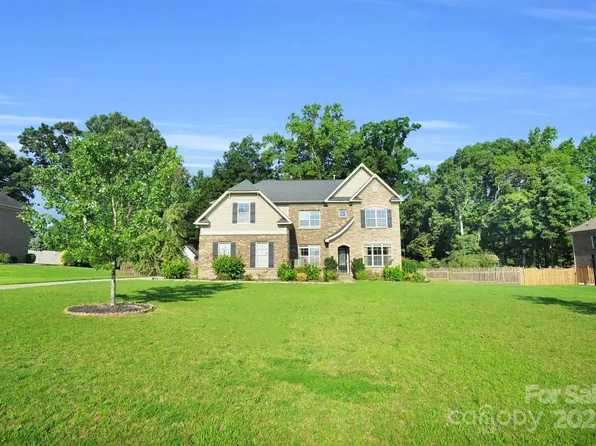 12515 Hashanli Pl, Matthews, NC 28105