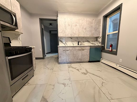 2nd image of 68 Clifton Pl APT 1L