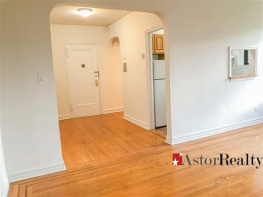 Rented by Astor Realty | media 18