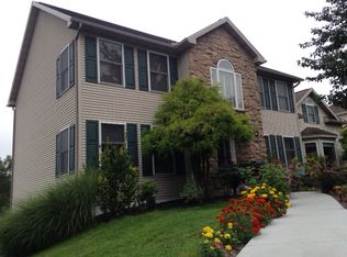 31 Sycamore Dr, Reading, PA 19606