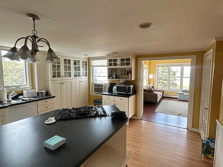 286 Front St — Photo 16