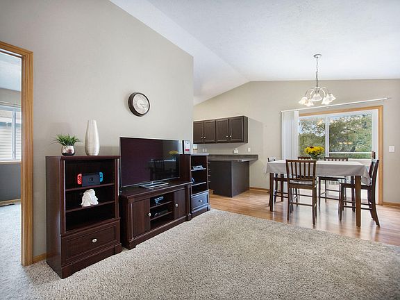 3rd image of 969 Sagewood Ct