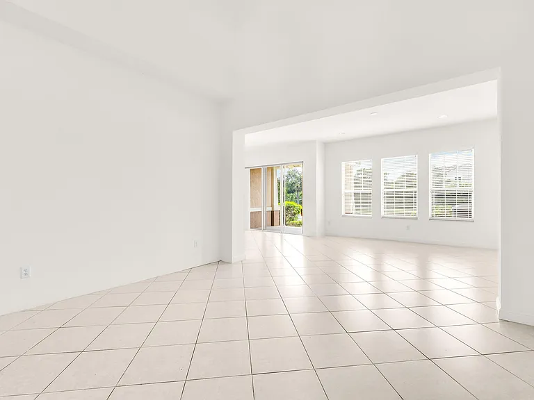 669 Pacific Grove Dr #2 — Photo 7