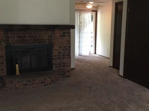 1424 Beechwood Ter, Manhattan, KS 66502