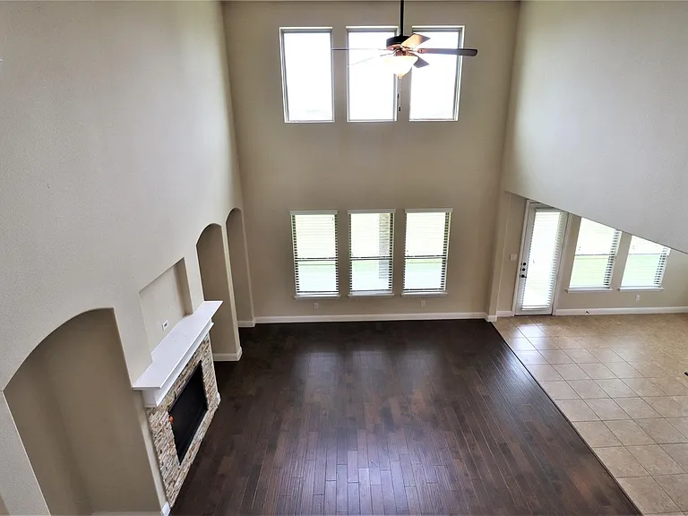 1156 Roma Dr — Photo 6
