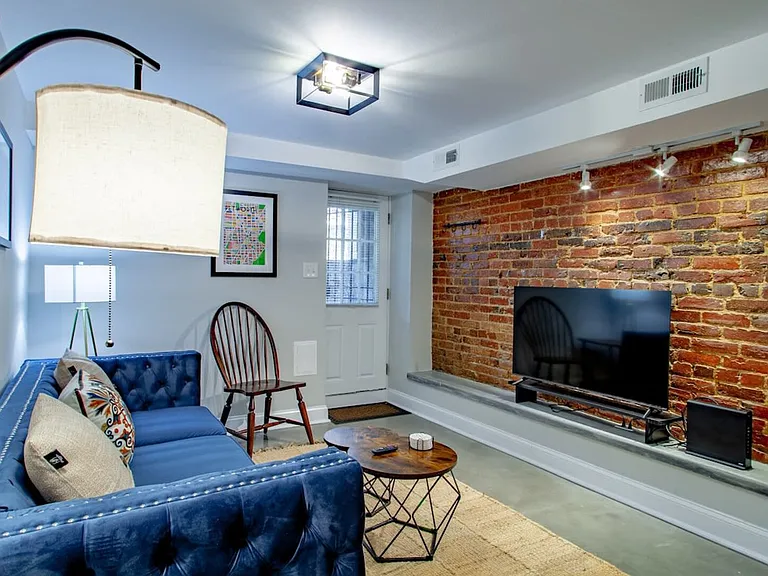 Varnum St NW — Photo 3