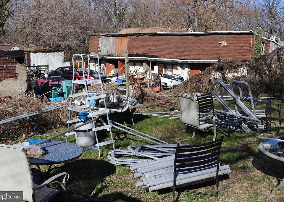 2nd image of 7127 Upland St