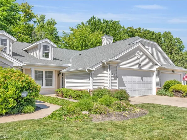29 Community Dr, Avon Lake, OH 44012