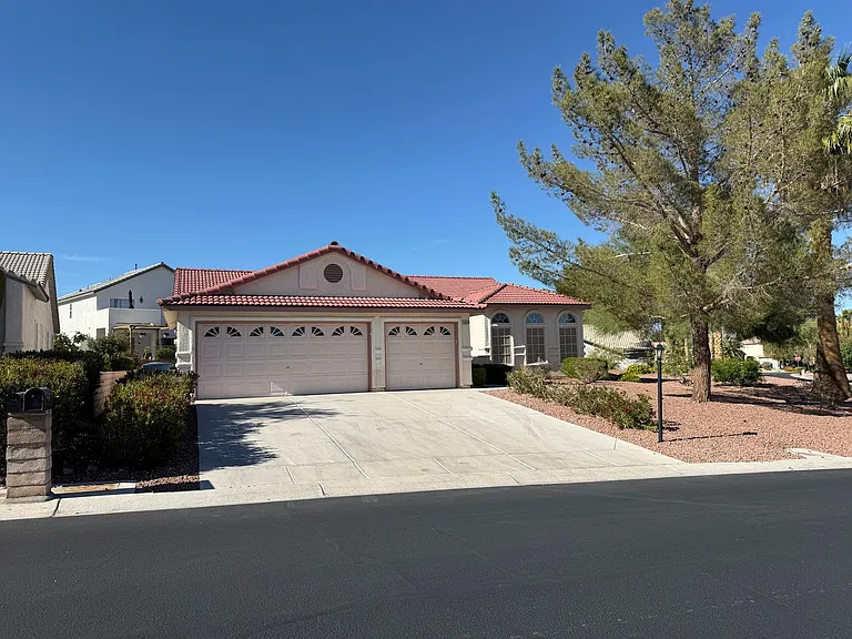 5004 Elm Grove Dr — Photo 1