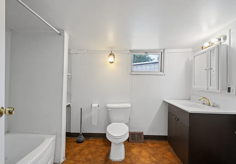 212 Mercer St #1 — Photo 2