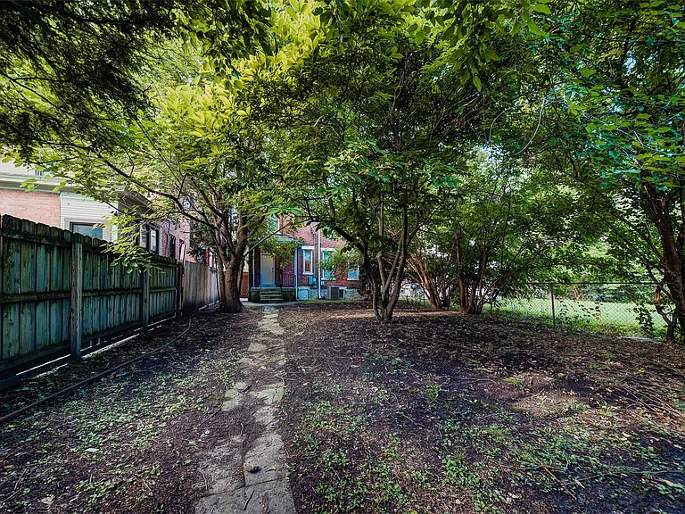 324 Buttles Ave — Photo 43