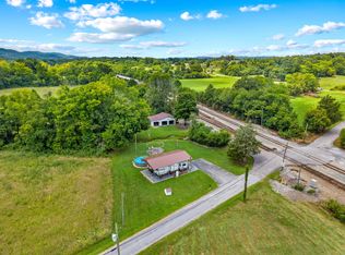 202 Shepherd Dr S, Bulls Gap, TN 37711