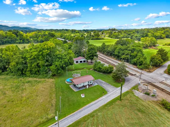 202 Shepherd Dr S, Bulls Gap, TN 37711