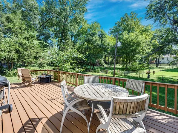 9515 Granada St, Overland Park, KS 66207