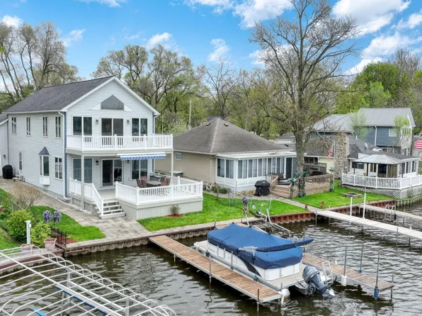 217 N Lakeside Dr, Michigan Center, MI 49254