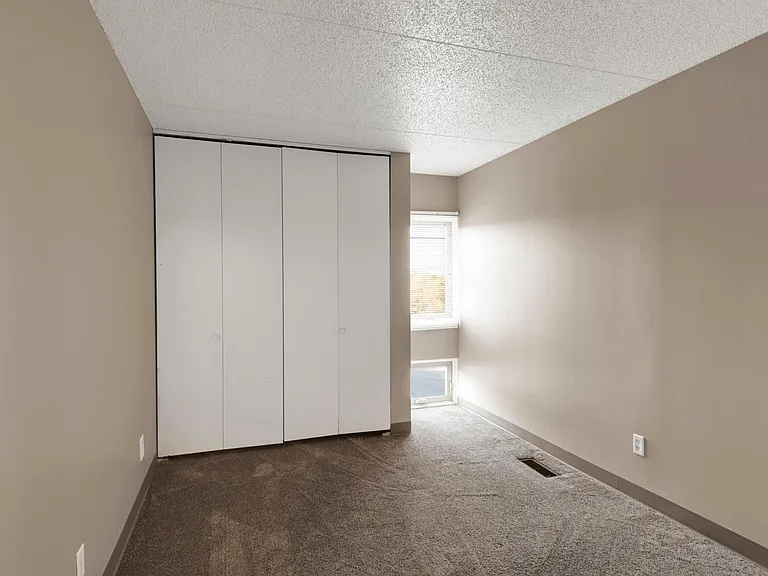 Oakwood Apartments — Photo 20