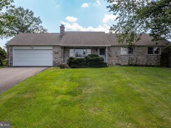 34 Locust Rd, Boyertown, PA 19512