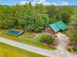 3922 Pinewood Dr, East Bend, NC 27018