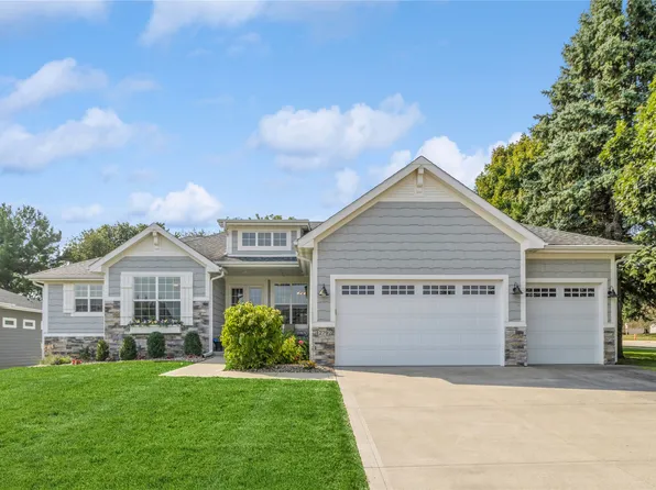 12792 Lincoln Cir, Clive, IA 50325