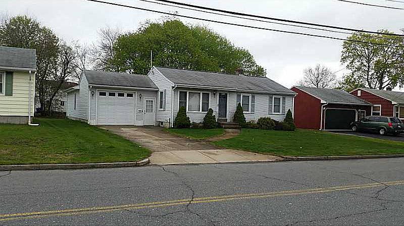 1st image of 336 Ferris Ave
