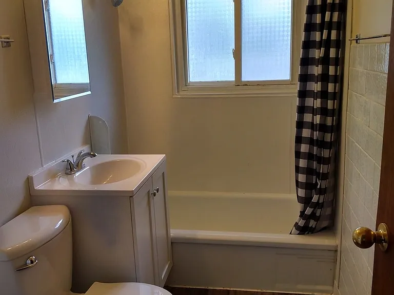 3484 Western Ave #B — Photo 8