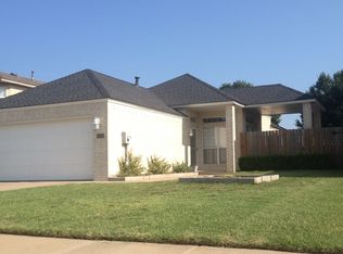 1305 SW 22nd St, Moore, OK 73170