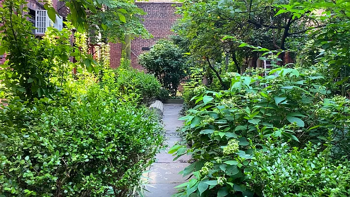 Rented by Buchbinder & Warren | media 3