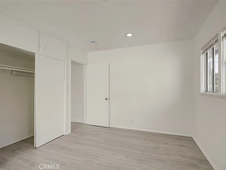 14916 Wyandotte St — Photo 19