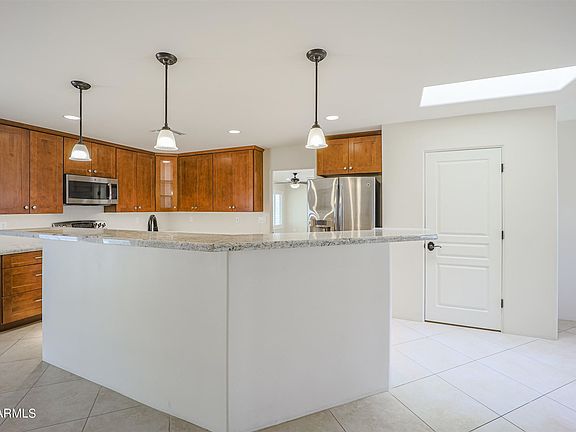 3rd image of 9524 W Cedar Hill Cir N