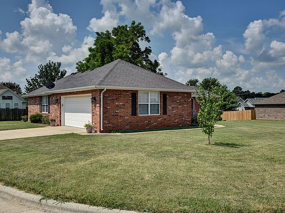2nd image of 402 Todd Ln