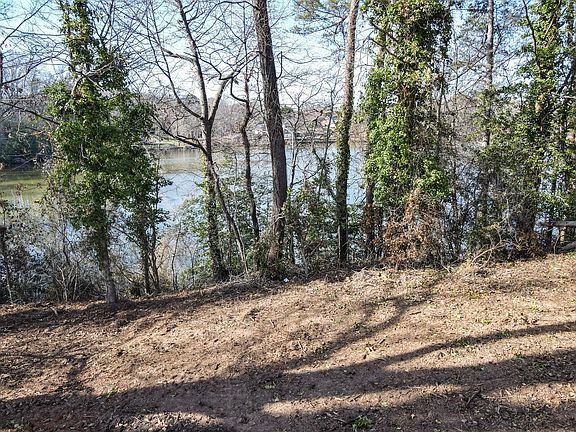 2nd image of 436/438 Berry Shoals Rd