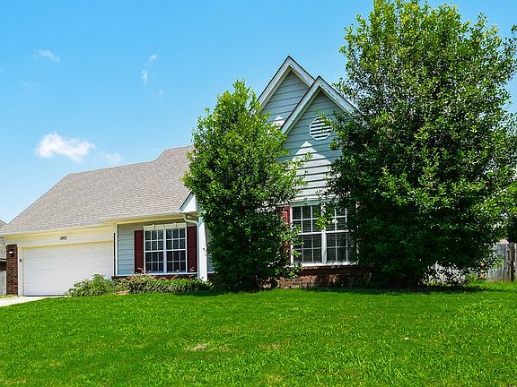 4th image of 1862 Towson Ln