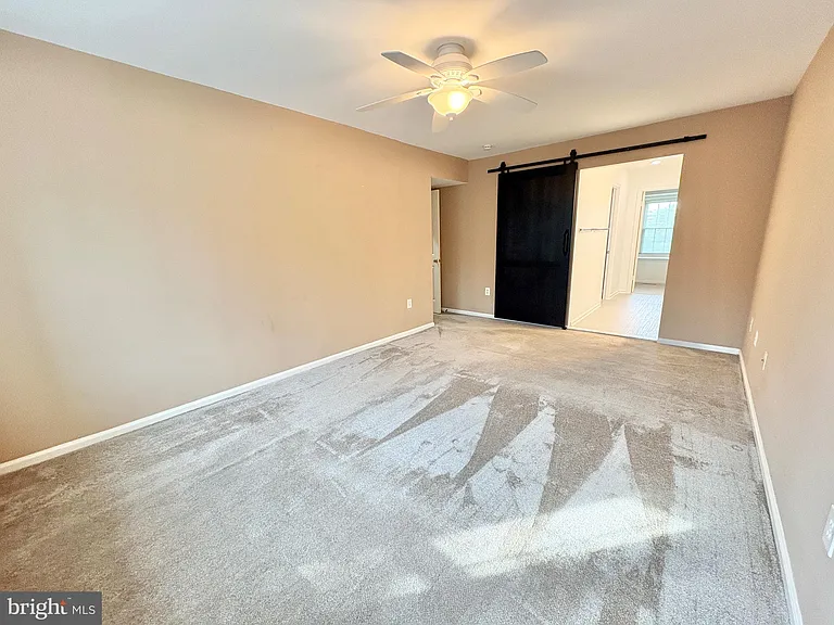 5111 Heritage Ln — Photo 4