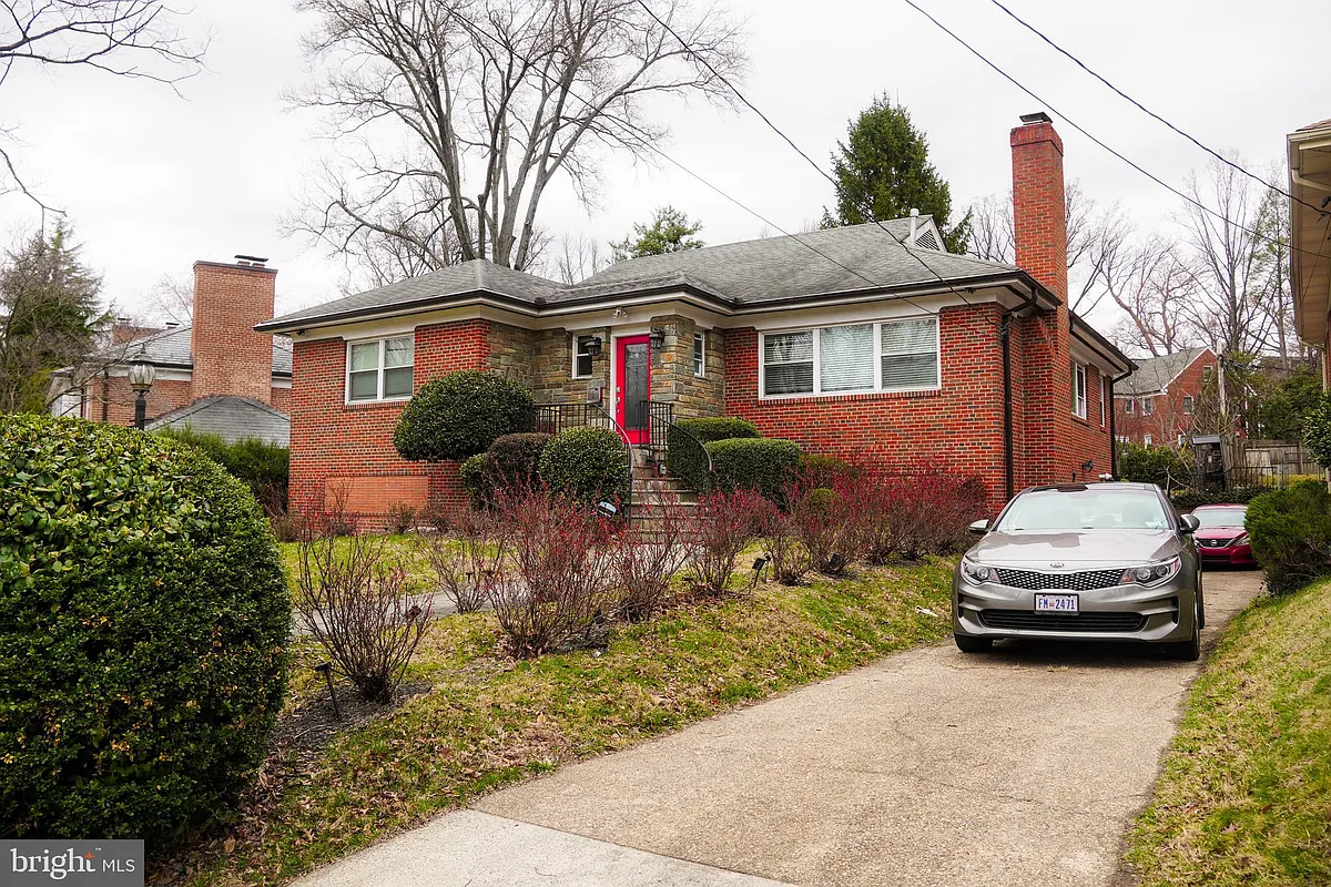Building Photo - 1633 Kalmia Rd NW