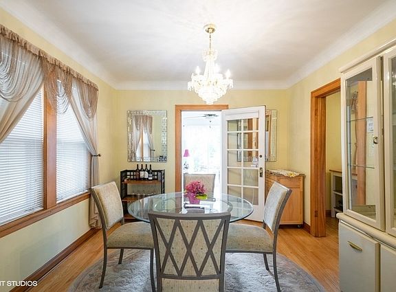 4th image of 4842 W Balmoral Ave