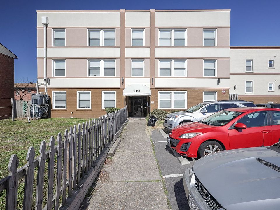 1st image of 9335 Buckman Ave #B2