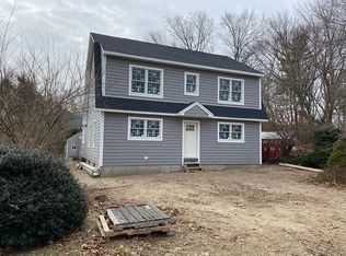 144 Winterberry Rd, Saunderstown, RI 02874