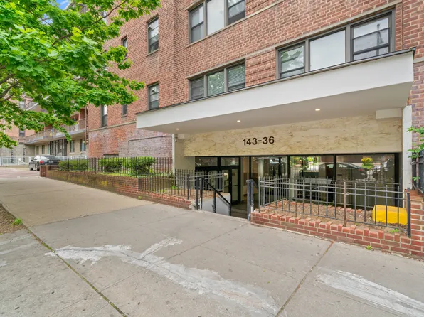 143-36 Barclay Avenue image 1 of 10