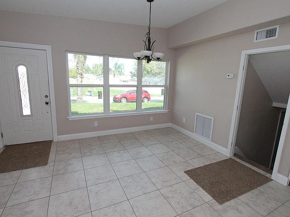 5th image of 4490 Dickens Ave