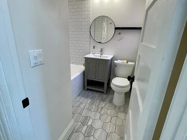 1406 N Formosa Ave #1/2 — Photo 22