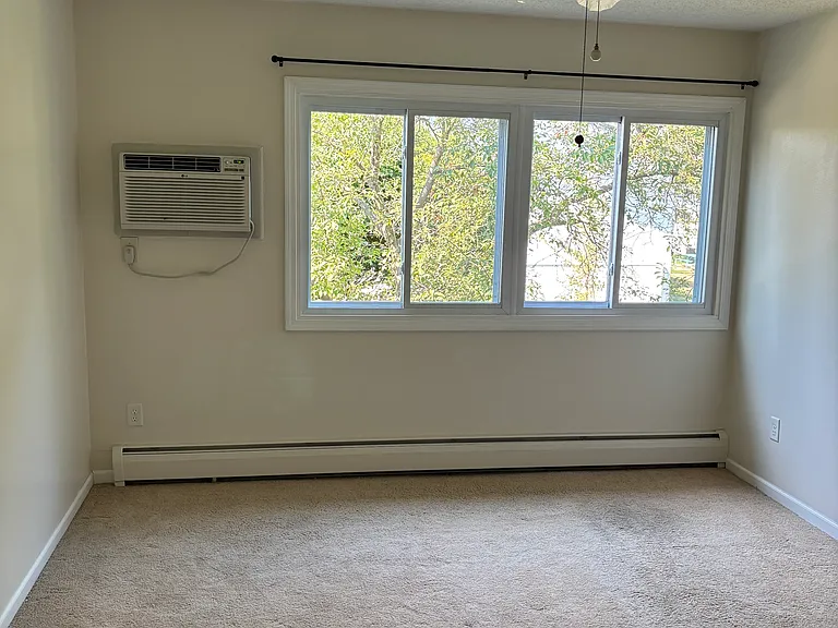 8252 Fremont Ave S #D — Photo 6