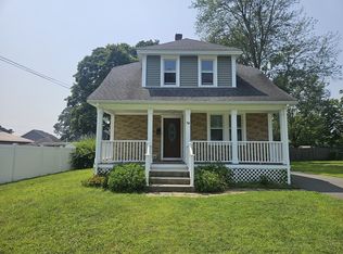 19 Harding St, Agawam, MA 01001