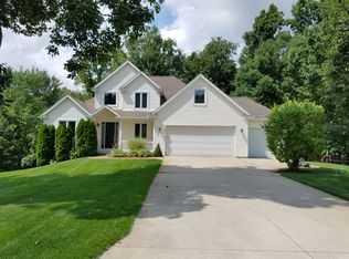 1196 Butternut Ct, Fenton, MI 48430