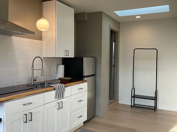 3rd image of 4019 Rhoda Ave